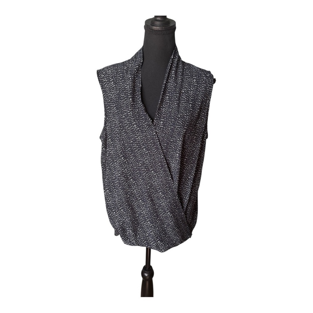 NWT Pleione Sleeveless Wrap Blouse in Black and White Pattern Size: XL